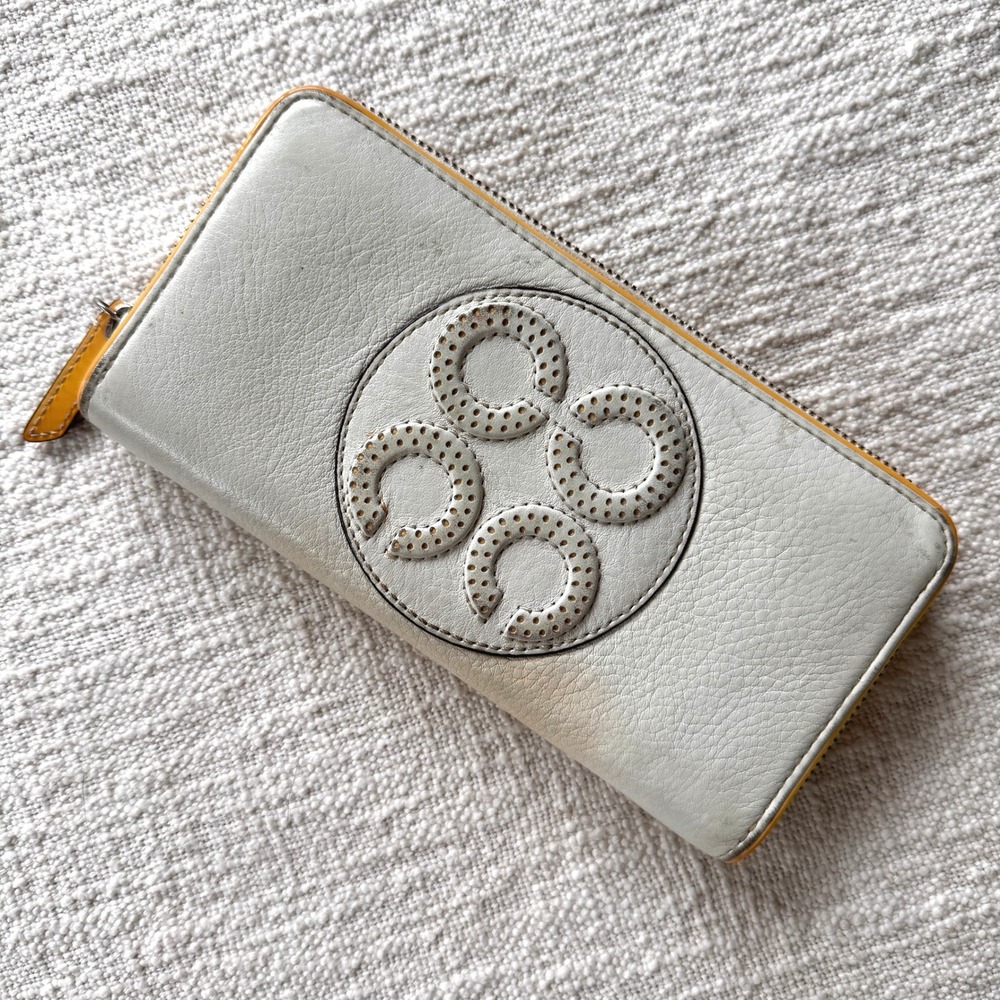 Coach White/Yellow Pebbled Leather Zip Around Wallet 2000s‎ Embossed Logo Design